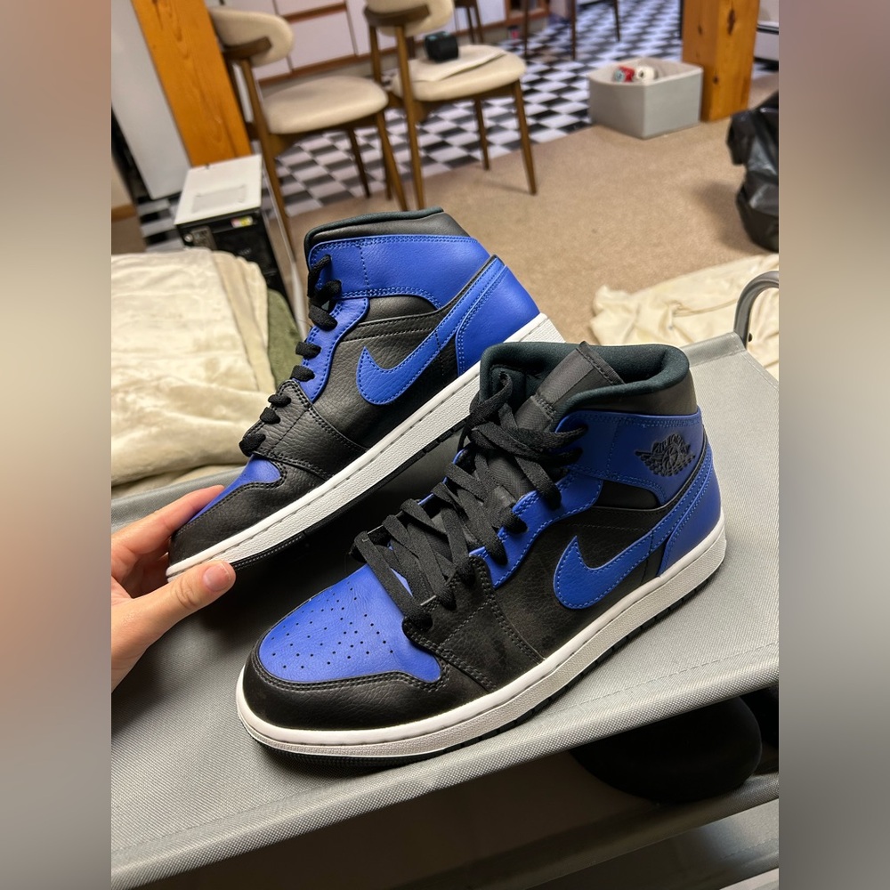 Jordan 1 Mid / Black Royal Blue